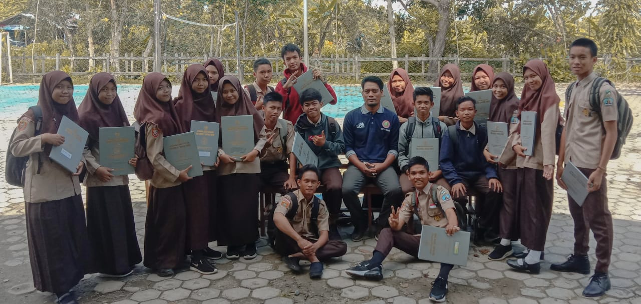 SMAN 1 Kapuas Timur bagikan Rapot Semester Ganjil